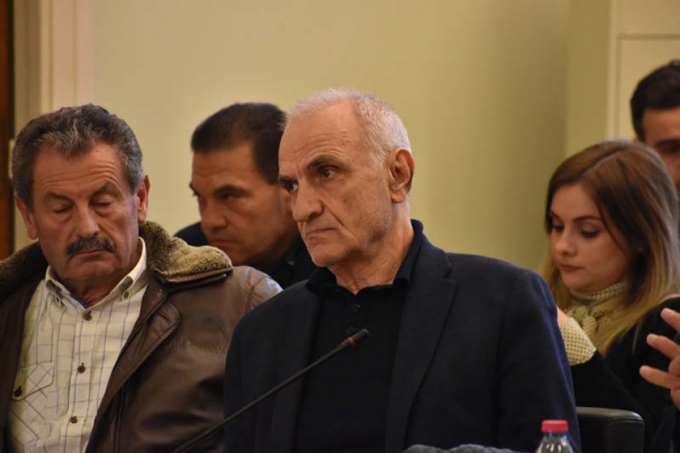 Βαρεμένος: «Περί θανάτου και πολιτικής»