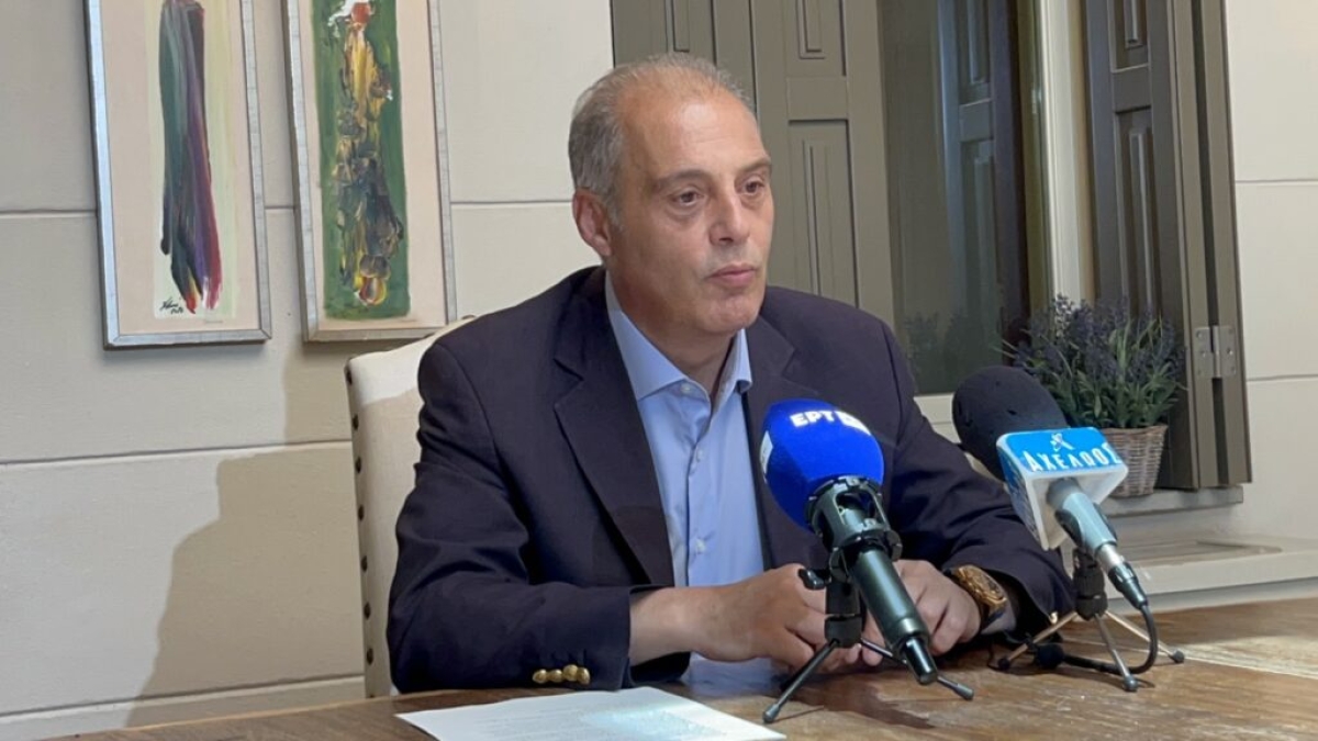 Βελόπουλος από Αγρίνιο: «Πολιτικό προσωπικό, Greek Mafia και εφοπλιστές διαπλέκονται, η Ελλάδα είναι Κολομβία πλέον»