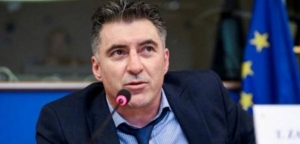 Ο Ζαγοράκης απειλεί να φύγει από τη ΝΔ λόγω του πορίσματος για τον ΠΑΟΚ