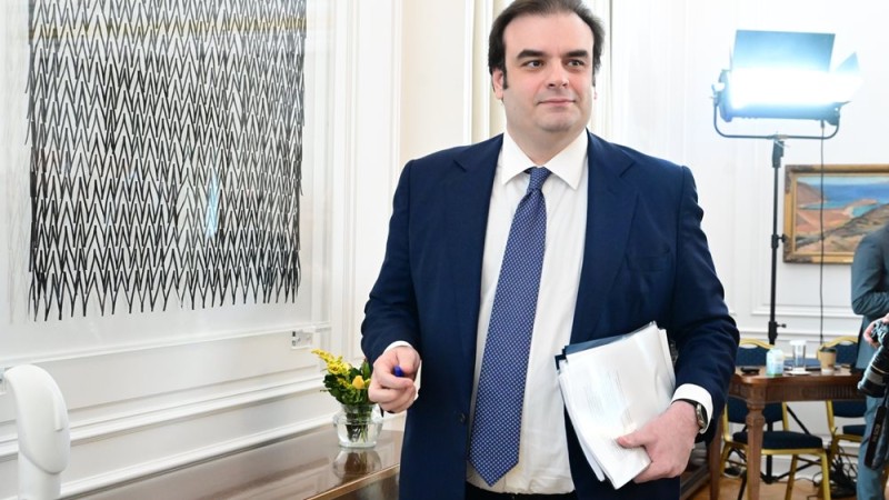 Γιατί η Ελλάδα αποπληρώνει πρόωρα 7 δισ. σε "μνημονιακό" δάνειο μέσα στην κρίση