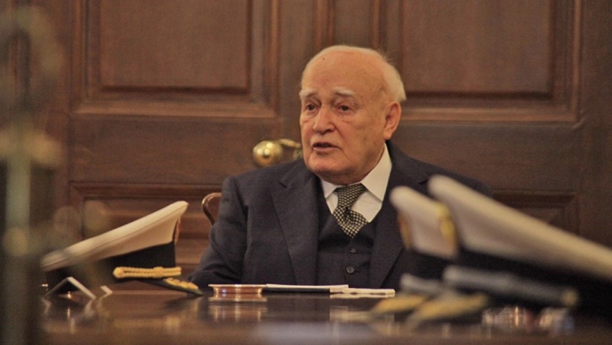 Κάρολος Παπούλιας: Με τιμές αρχηγού κράτους η κηδεία την Τετάρτη -Το «αντίο» από τον πολιτικό κόσμο της χώρας