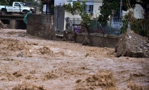 Οι διπλές βροχές στην Μύκονο από την Πάρο αλλά πενταπλές πλημμύρες και καταστροφές στην Πάρο! – Ποιος φταίει;