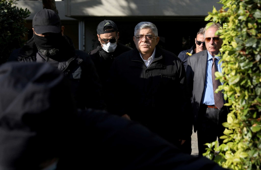Μιχαλολιάκος: Προκλητικός από το… σπίτι του μέχρι τη ΓΑΔΑ – Χυδαίο show Ουρανίας