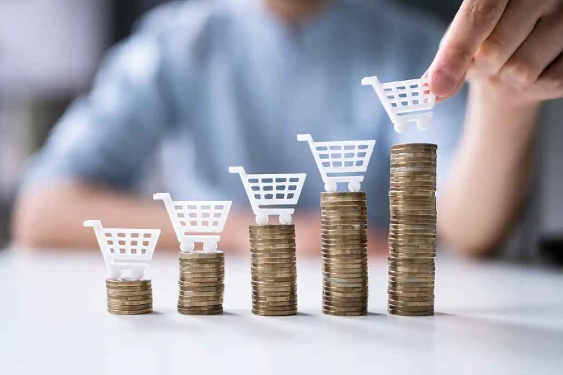 Η ακρίβεια, οι υποσχέσεις και το χάσμα με την καθημερινότητα