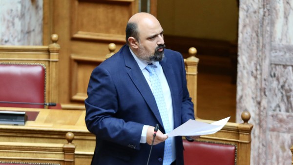 Χ.Τριαντόπουλος: Ζητά από την Προανακριτική Επιτροπή να παραπεμφθεί απευθείας στη Δικαιοσύνη