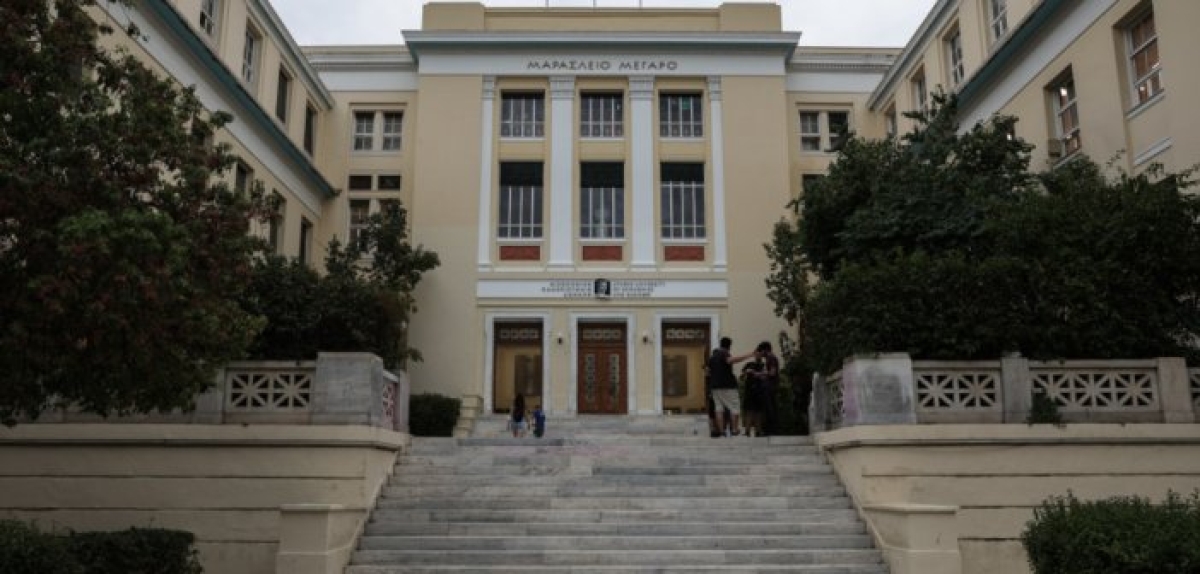 ΑΣΟΕΕ: Χτύπησαν 26χρονο επειδή είχε στη τσάντα του αυτοκόλλητα της ελληνικής σημαίας και της Παναγίας
