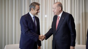 Μητσοτάκης-Ερντογάν σε έκτακτη άτυπη συνάντηση: Τι συζητήθηκε – Ανησυχία για Oruc Reis