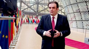 Financial Times: Ο Πιερρακάκης ένας από τους βασικούς διεκδικητές για την προεδρία του Eurogroup